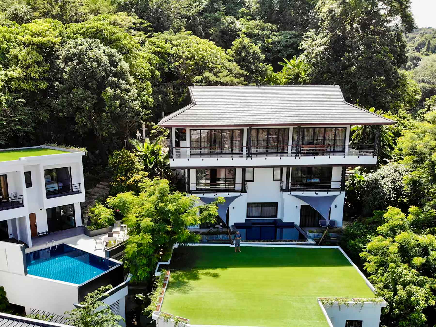 Viewpoint Villas - 2 Pool Villas & 1 Apartment - (max guests 12)