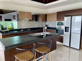 viewpoint-villa-rawai-treetop-villa-kitchen